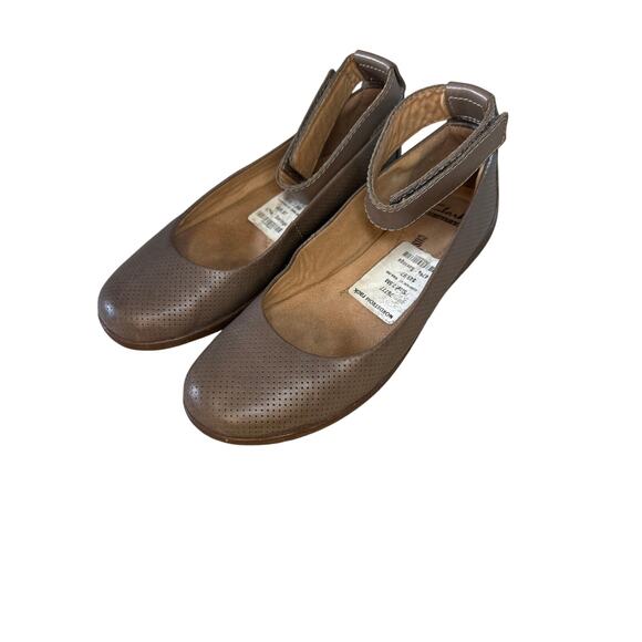 Clarks Leather Suede Shoes Flats MEDORA NINA Sage‎ Size 7.5 - Picture 2 of 7